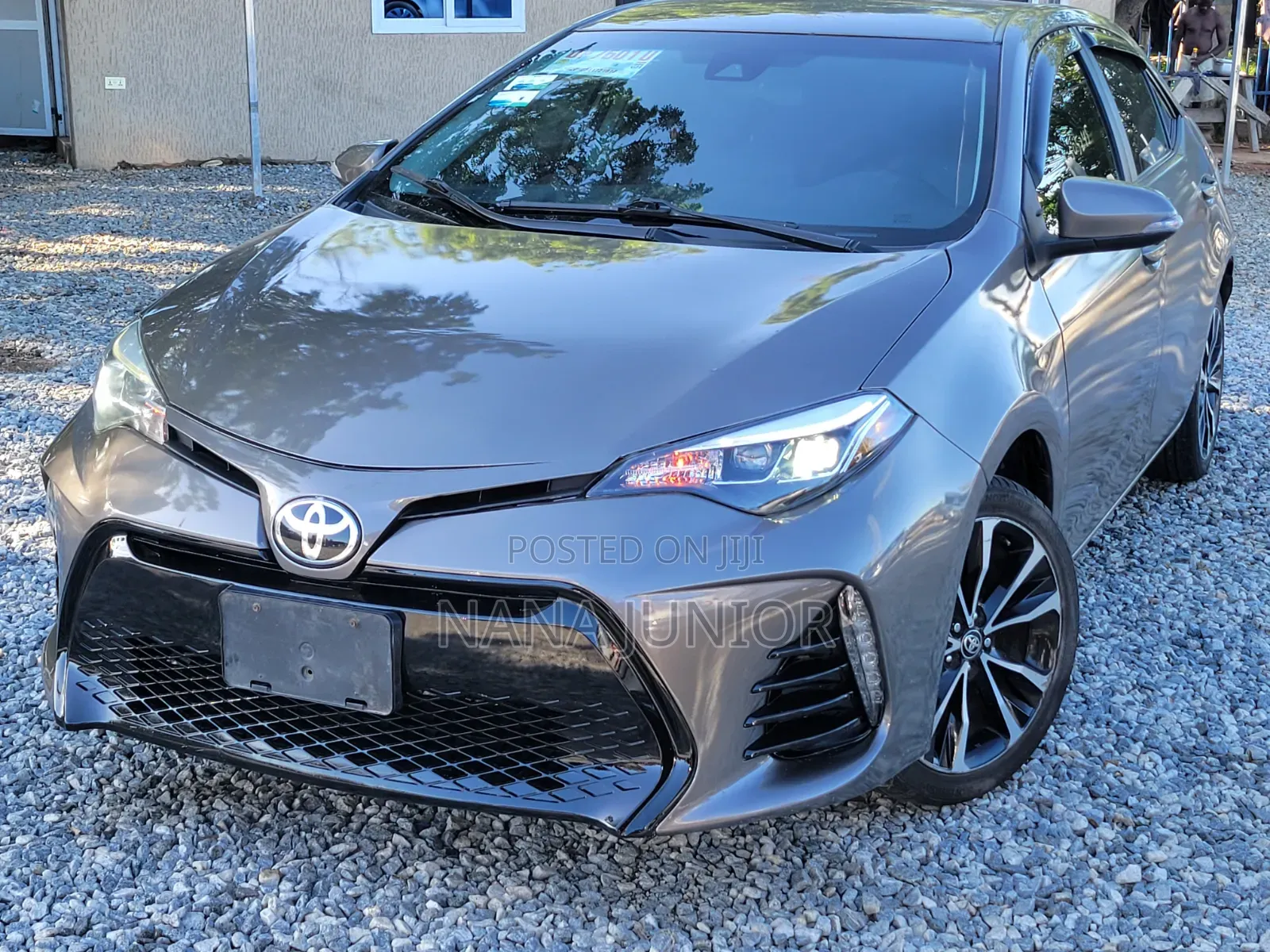 Toyota Corolla 2017 Brown