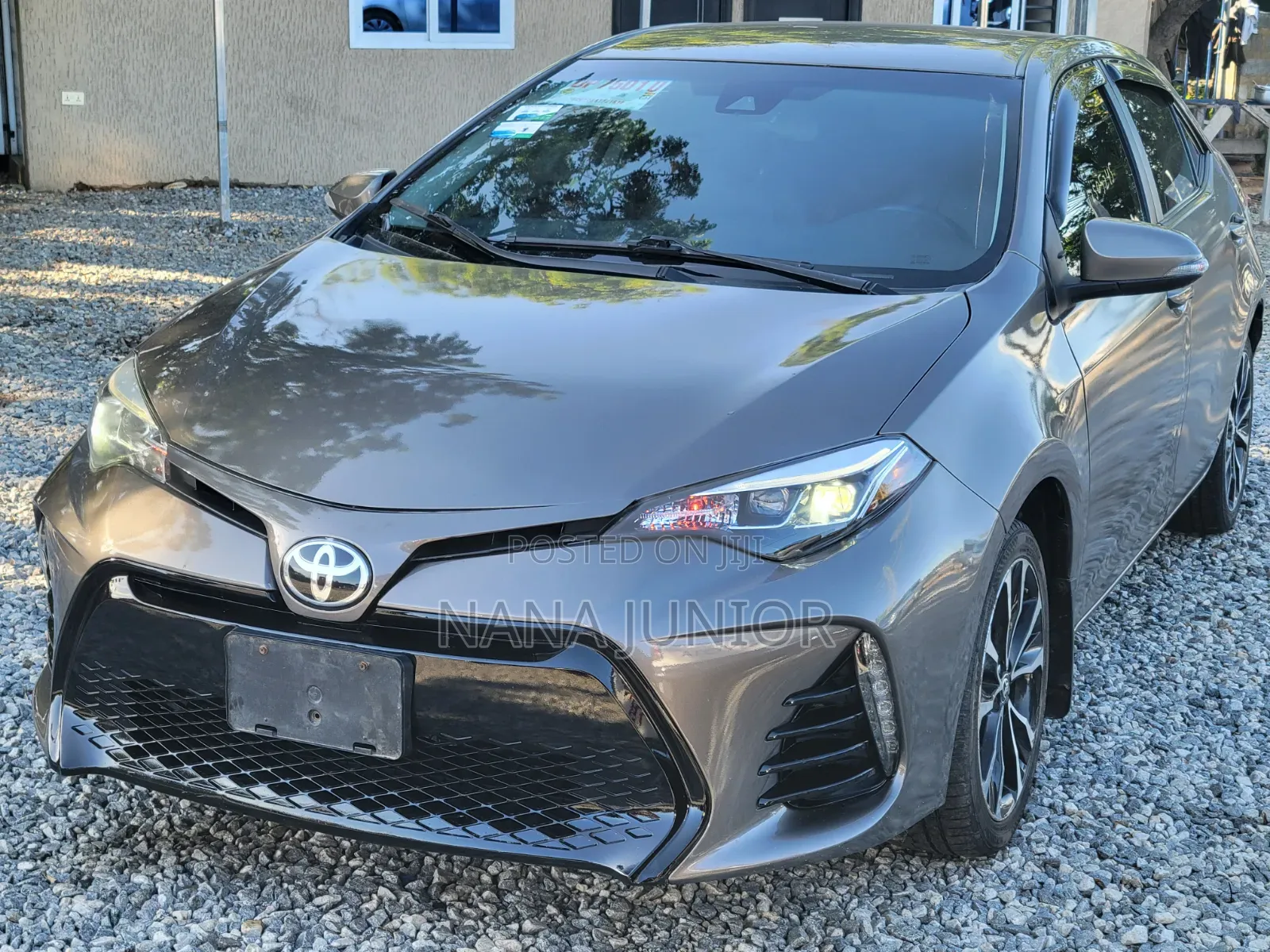 Toyota Corolla 2017 Brown