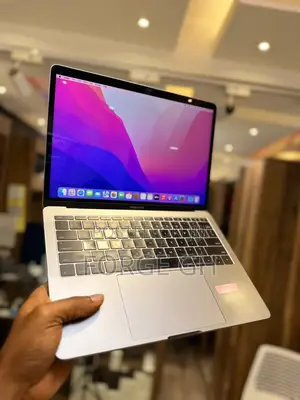 Laptop Apple MacBook Pro 2017 16GB Intel Core i5 SSD 256GB