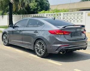 Hyundai Avante 2018 Gray
