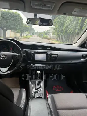 Toyota Corolla S 4dr Sedan (1.8L 4cyl CVT) 2016 White