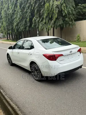 Toyota Corolla S 4dr Sedan (1.8L 4cyl CVT) 2016 White