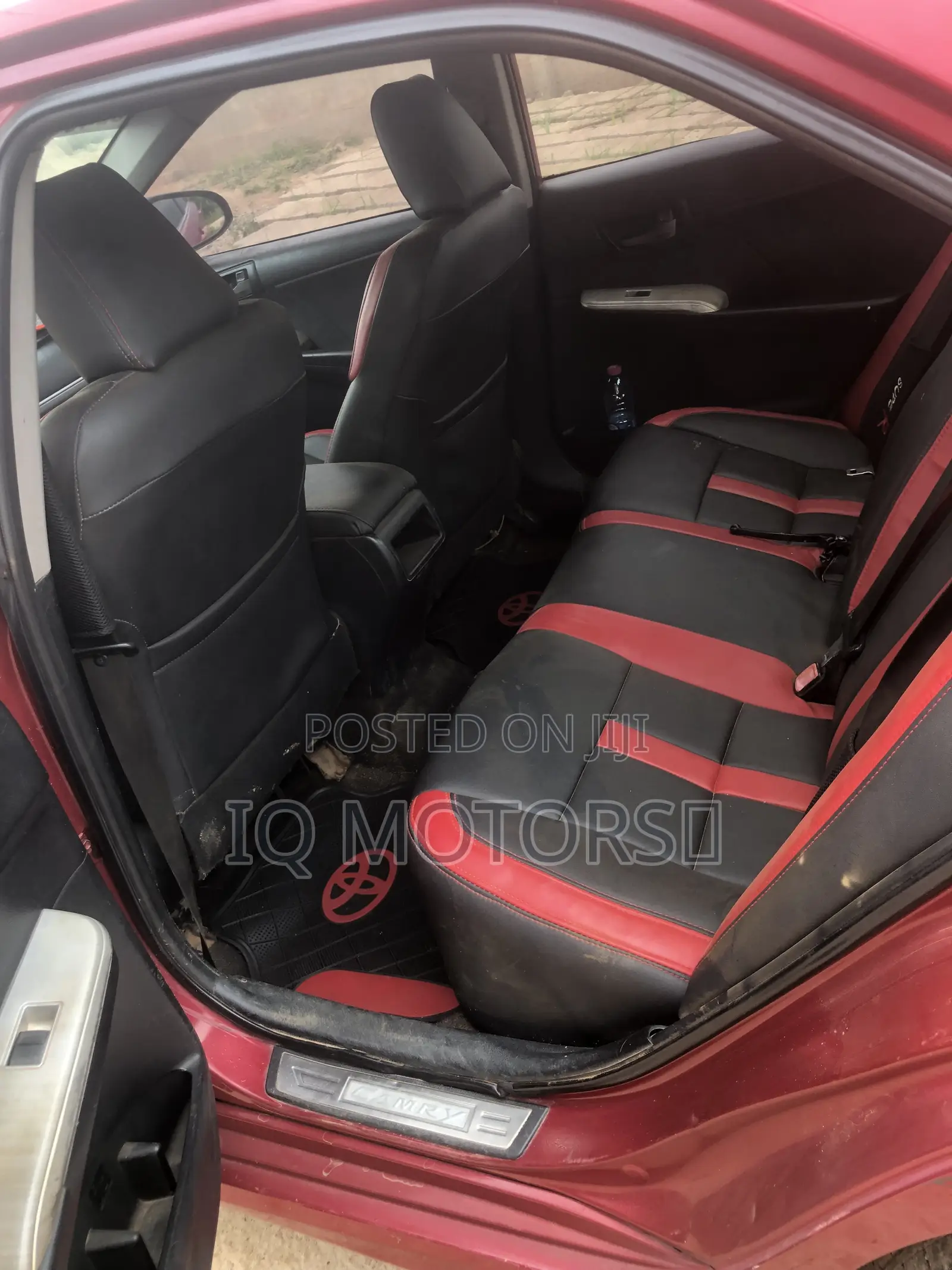 Toyota Camry SE 4dr Sedan (2.5L 4cyl 6A) 2012 Red