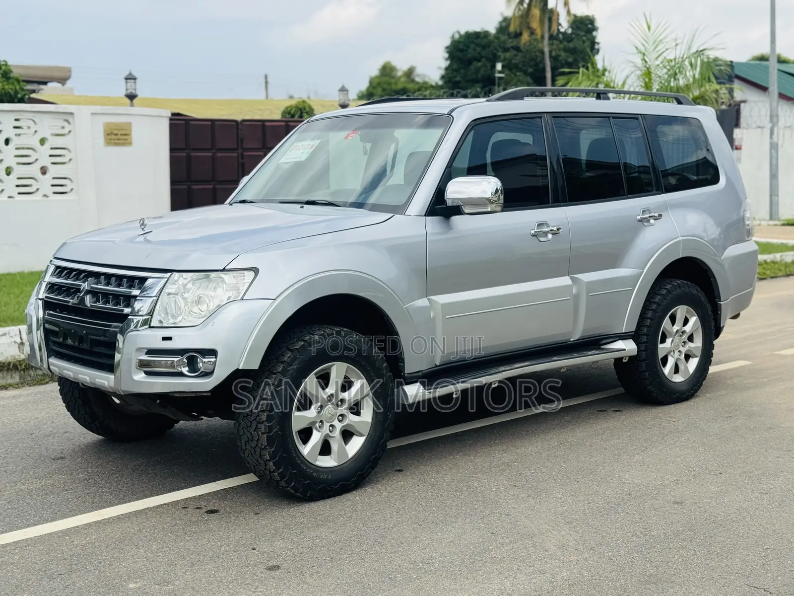 Mitsubishi Pajero V80 3.8 V6 GLS 2016 Gray