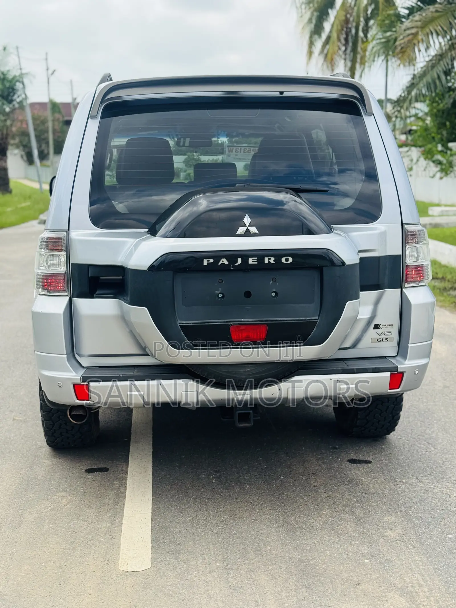 Mitsubishi Pajero V80 3.8 V6 GLS 2016 Gray