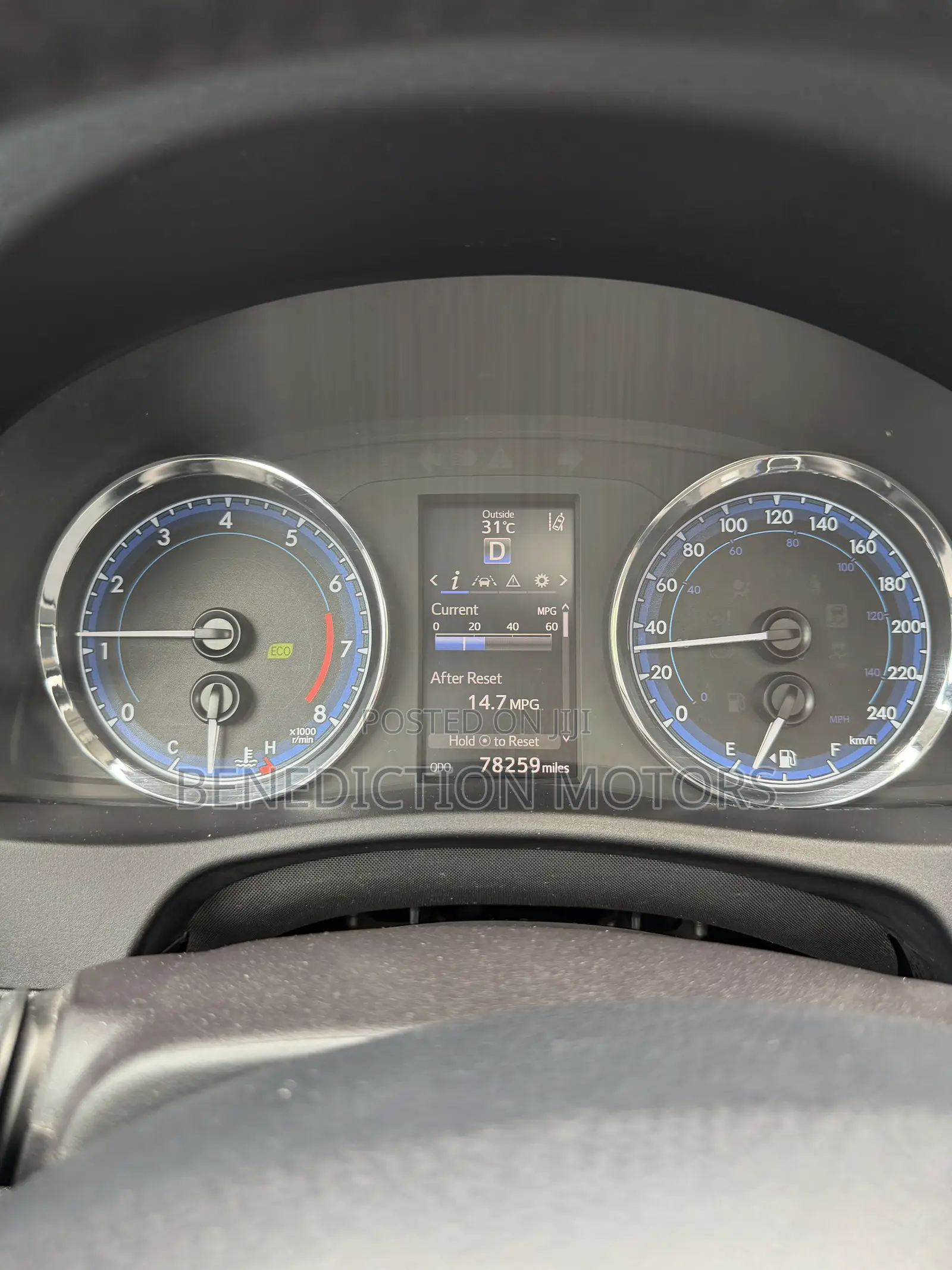Toyota Corolla SE (1.8L 4cyl 2A) 2018 White