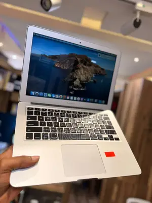 Laptop Apple MacBook Air 2017 8GB Intel Core i5 SSD 256GB