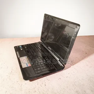 Laptop Toshiba Qosmio F750 8GB Intel Core i7 HDD 1T