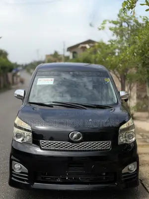 Toyota Voxy 2013 Black