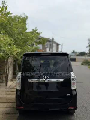 Toyota Voxy 2013 Black