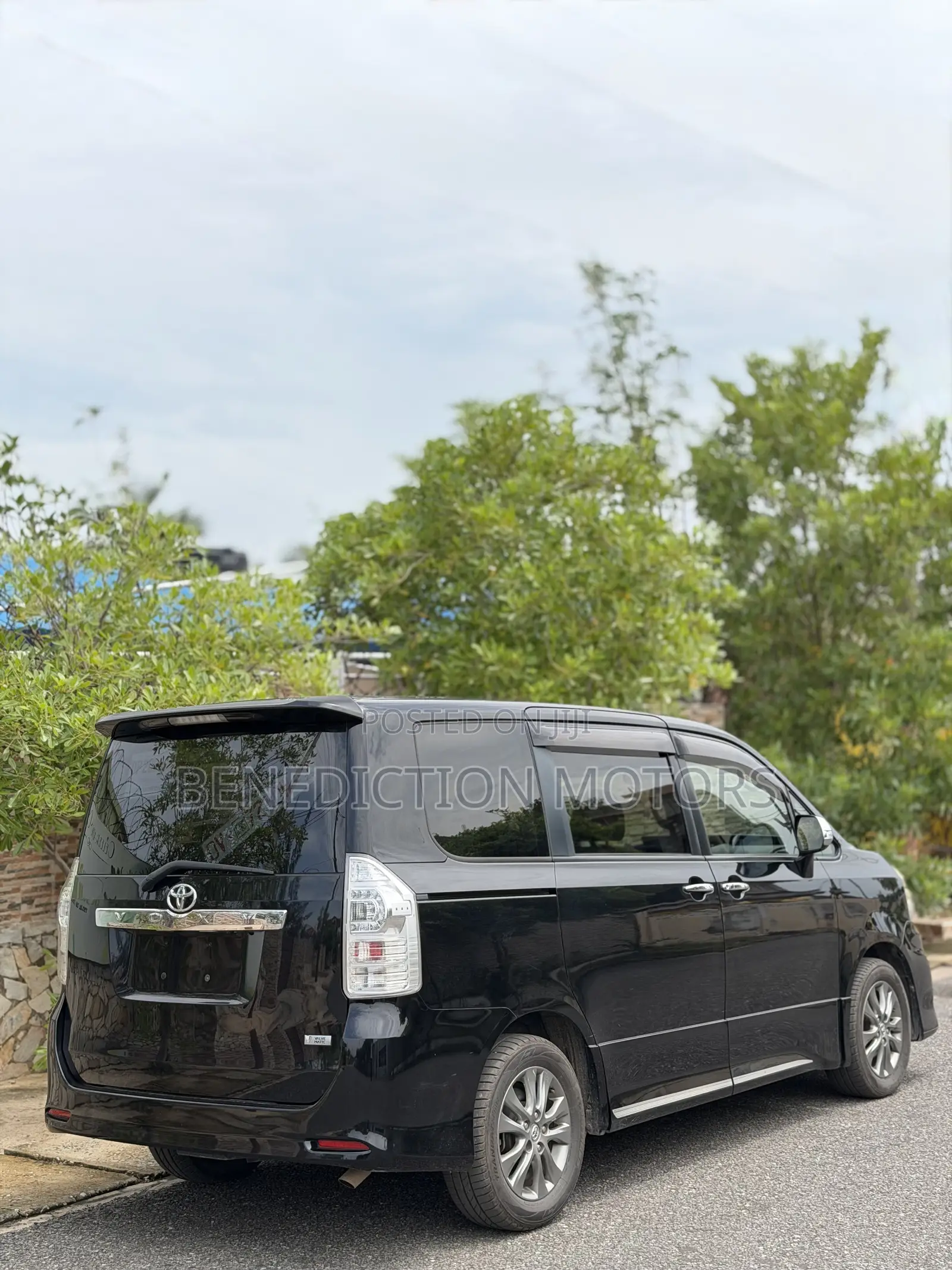 Toyota Voxy 2013 Black