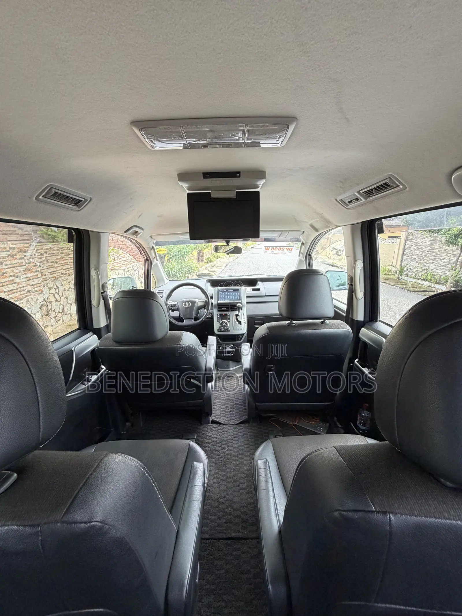 Toyota Voxy 2013 Black