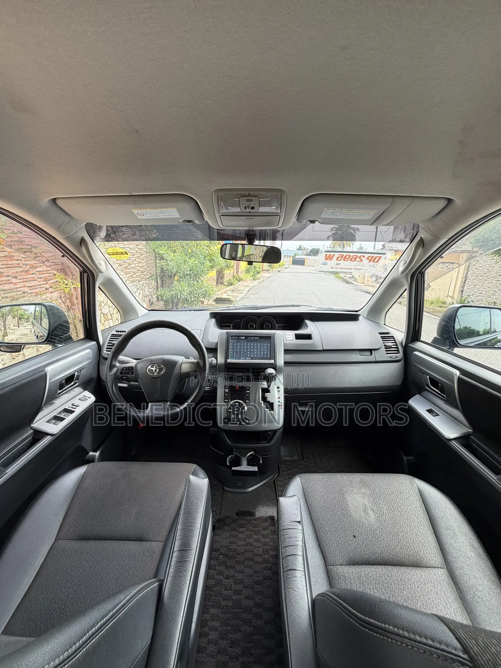 Toyota Voxy 2013 Black