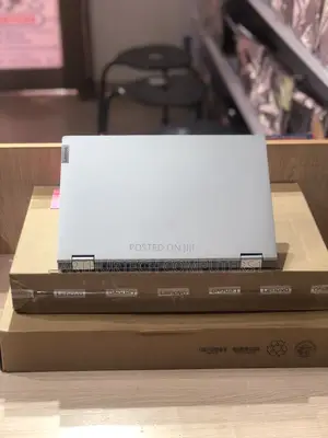New Laptop Lenovo 4GB AMD Ryzen 3 SSD 256GB