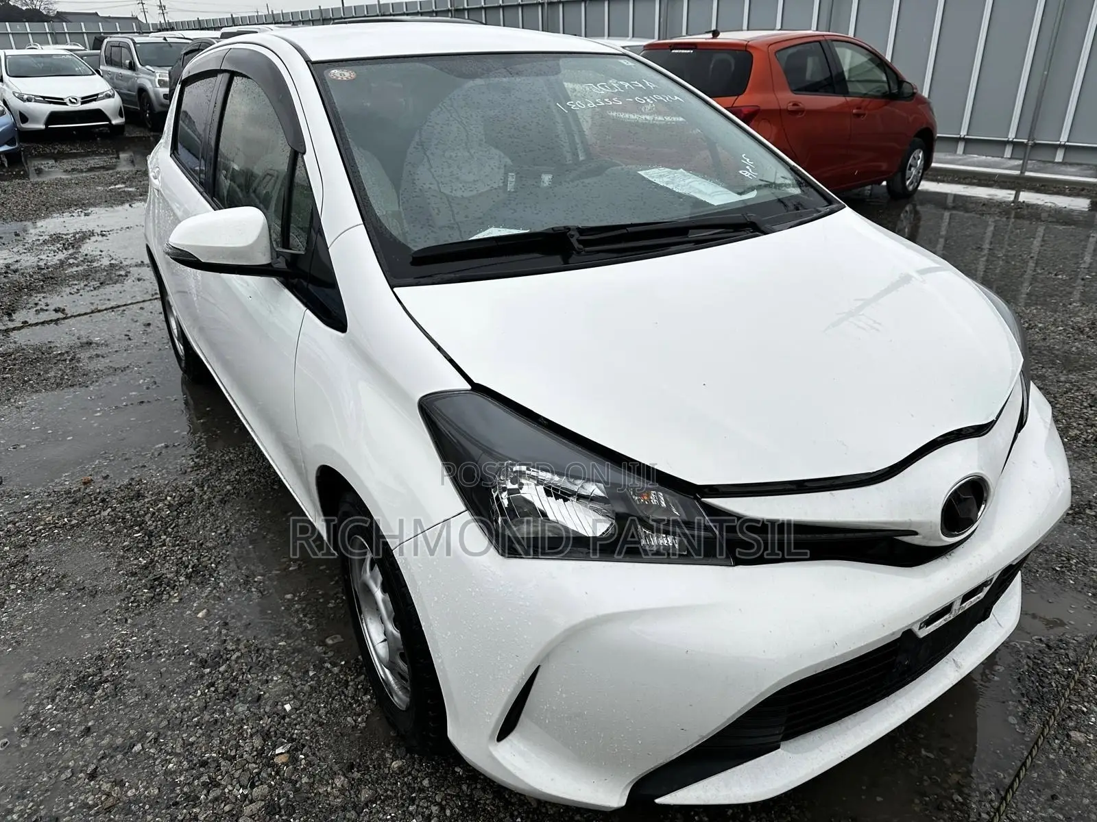 Toyota Vitz 1.3 FWD 5dr 2015 White