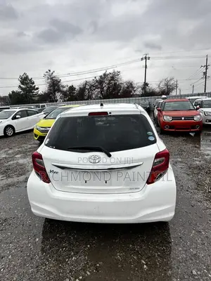 Toyota Vitz 1.3 FWD 5dr 2015 White
