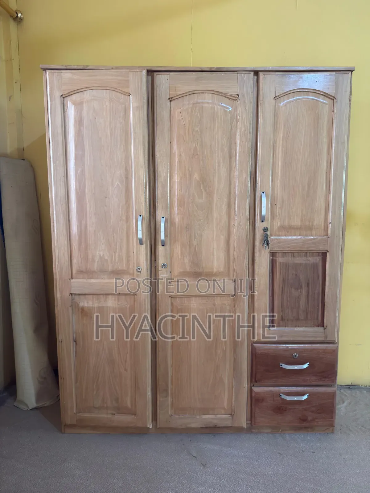 Slightly Used 3 in 1 Wardrobe, Very Heavy
