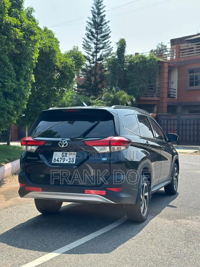 Toyota Rush 1.5 AWD 2018 Black