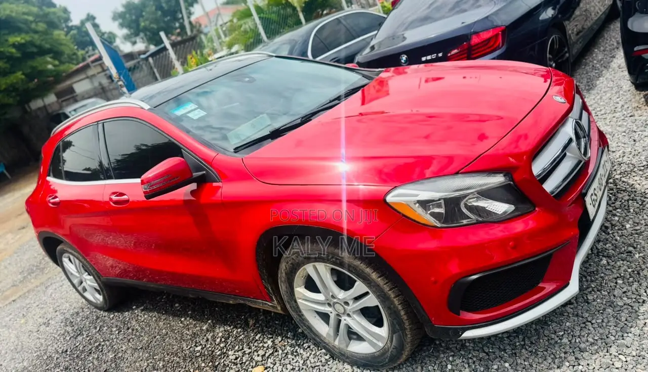 Mercedes-Benz GLA-Class 2016 Red