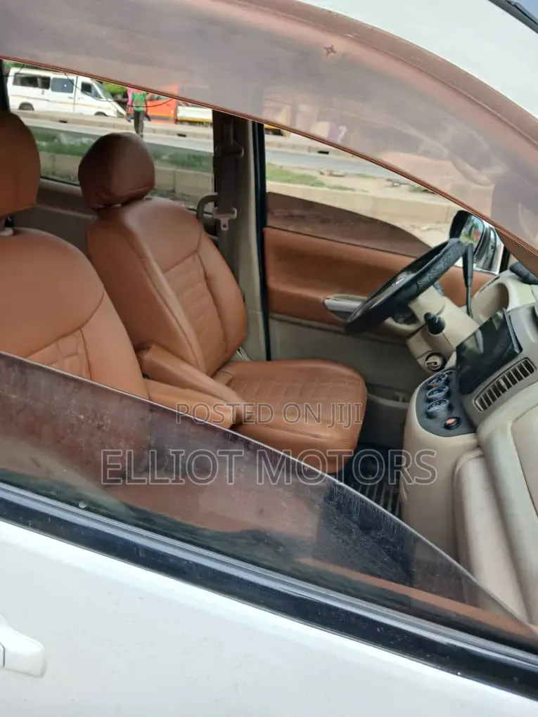 Nissan Serena 2005 White