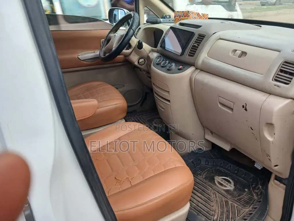 Nissan Serena 2005 White