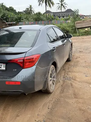Toyota Corolla SE 4dr Sedan (1.8L 4cyl CVT) 2017 Blue