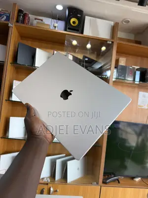 Laptop Apple MacBook Pro 2023 M3 Pro 36GB Apple M3 Pro SSD 1T