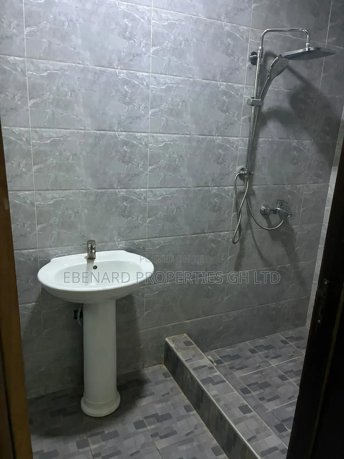 2bdrm Apartment in Ebenard Properties, Lake Side Estate for rent