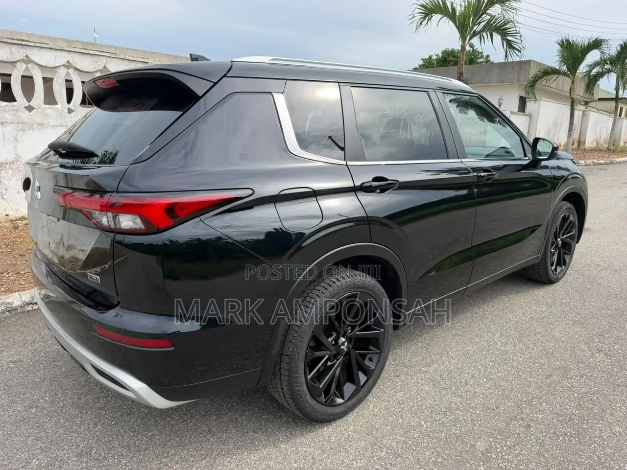 Mitsubishi Outlander SEL Launch Edition 2022 Black