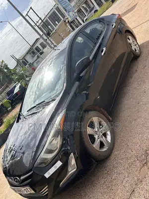 Hyundai Elantra Limited Sedan FWD (1.8L 4cyl 6A) 2013 Black
