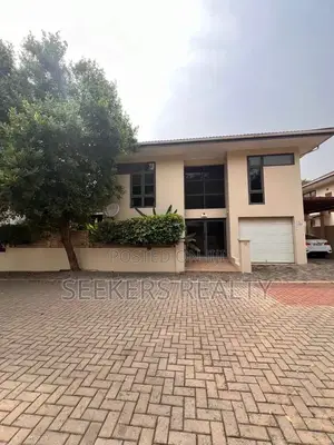 3bdrm Townhouse / Terrace in Seekers Realty, Cantonments for rent