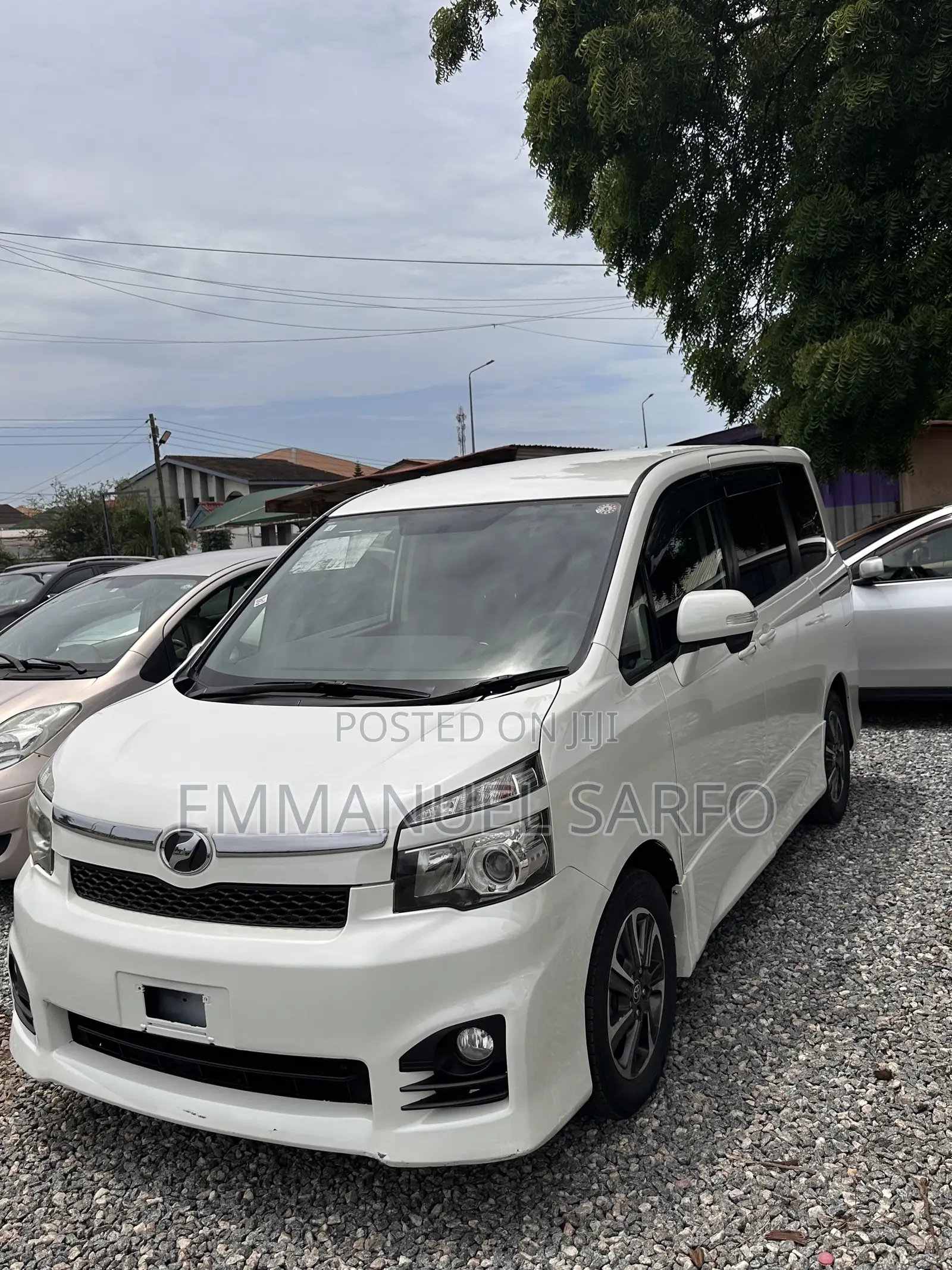 Toyota Voxy 2012 White