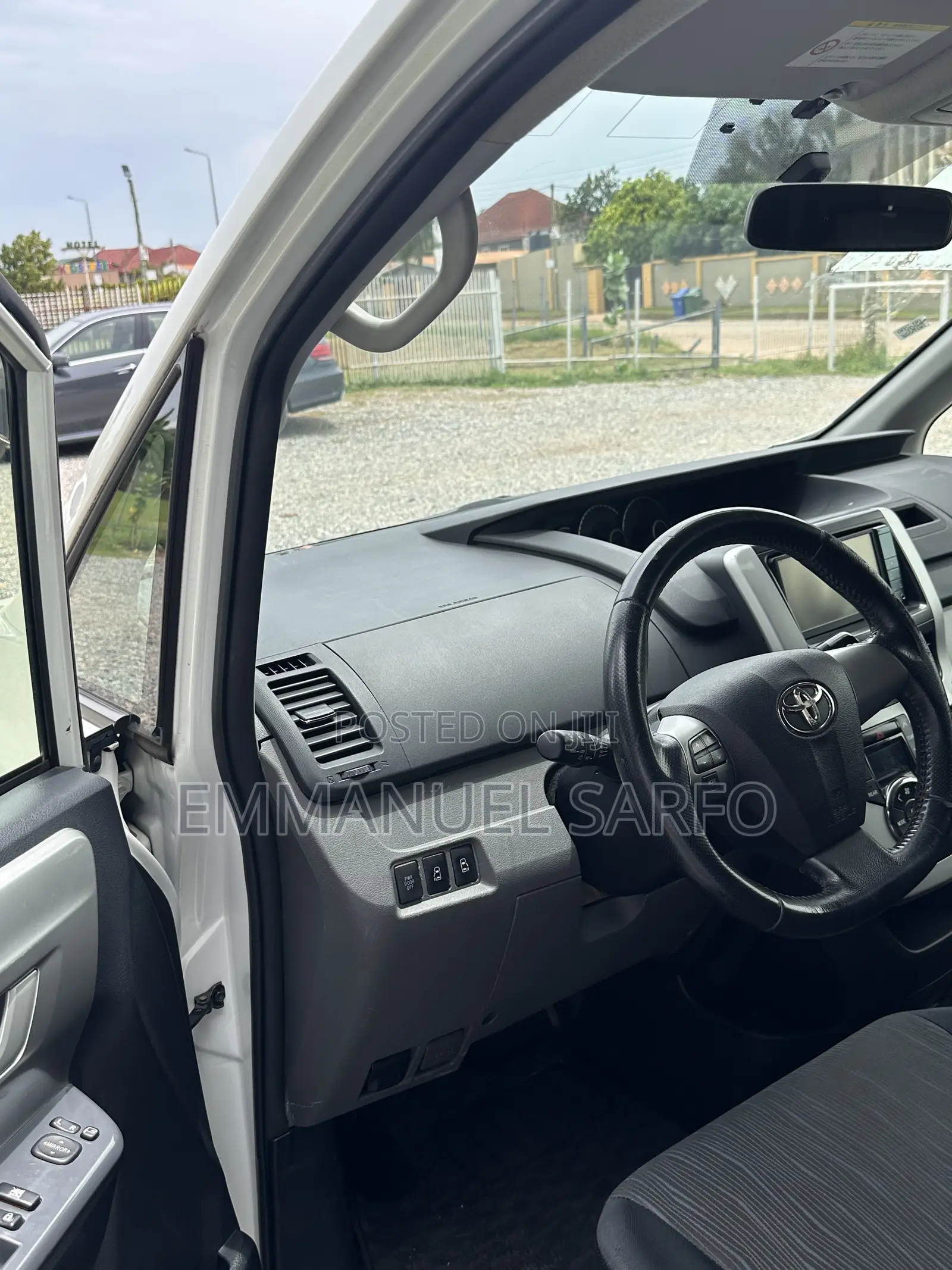 Toyota Voxy 2012 White