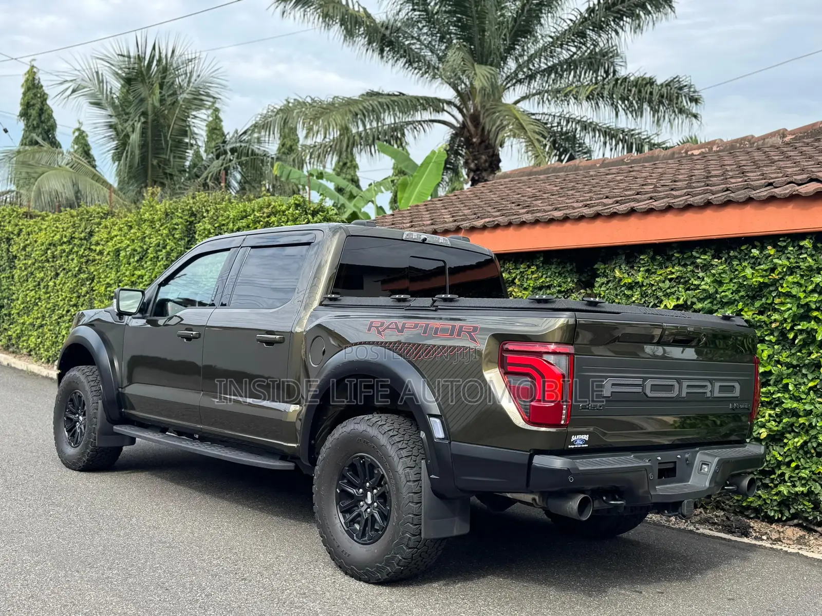 Ford F-150 Raptor 4WD SuperCrew 5.5' Box 2025 Gray