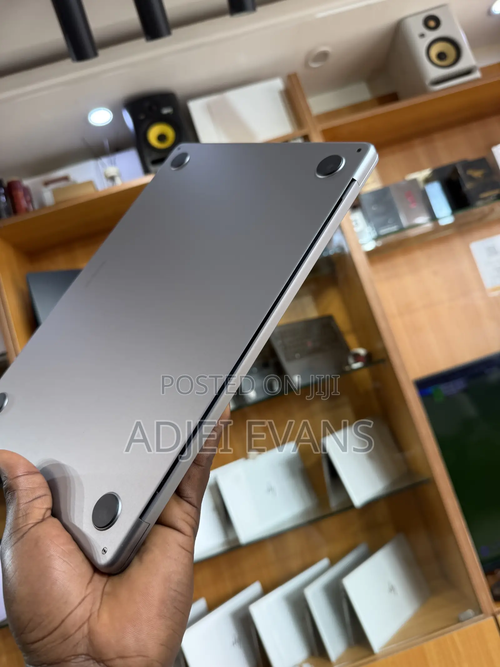 Laptop Apple MacBook Air 2024 M3 8GB Apple M3 SSD 256GB