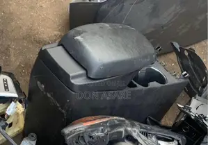 Hyundai Elantra Center Handrest Console Cupholder