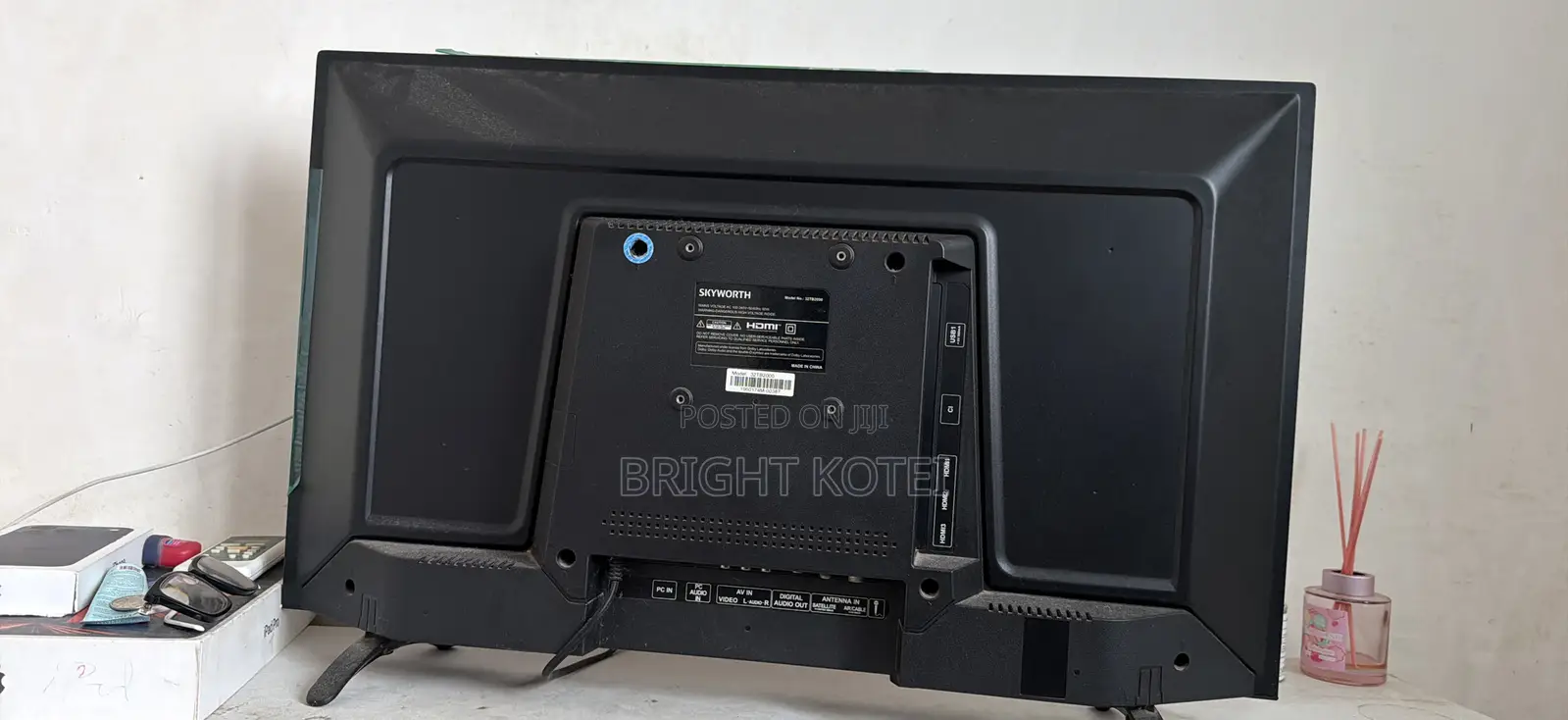 32” Led Skyworth Tv