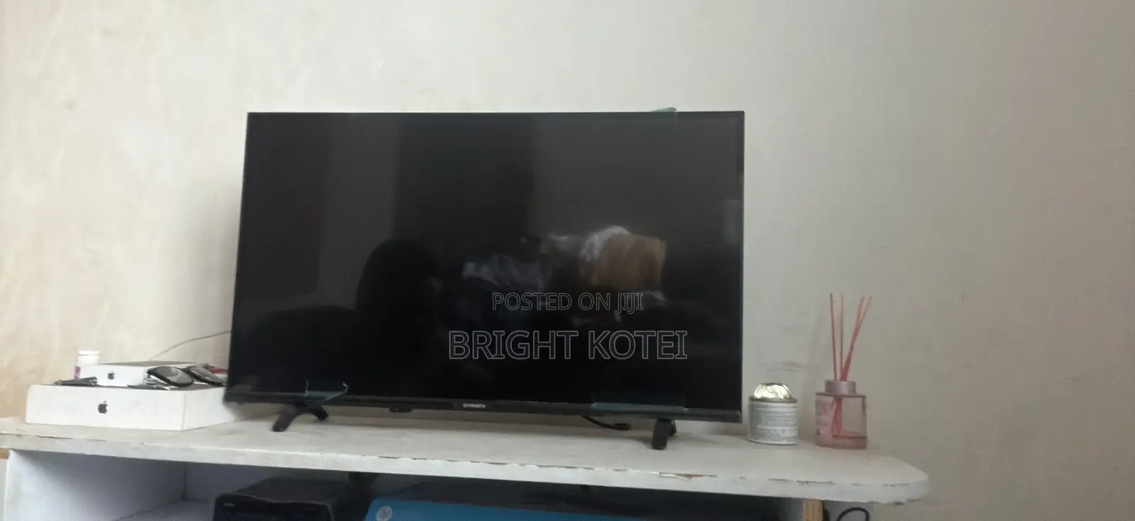 32” Led Skyworth Tv