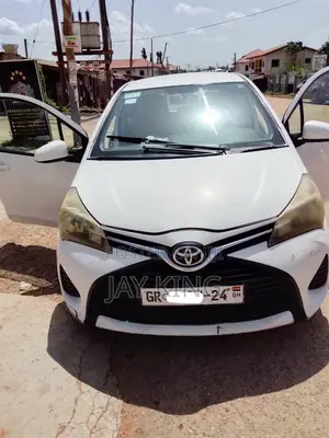 Toyota Yaris L Hatchback 3dr 2014 White