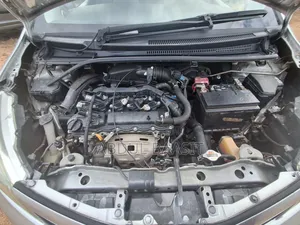 Toyota Vitz 1.3 FWD 5dr 2013 Silver