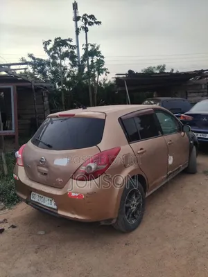 Nissan Tiida 2008 Gold