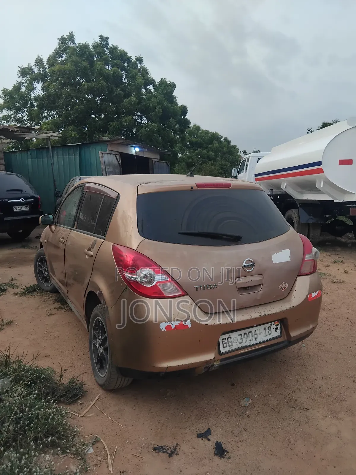 Nissan Tiida 2008 Gold