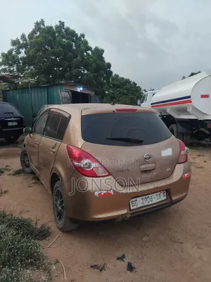 Nissan Tiida 2008 Gold