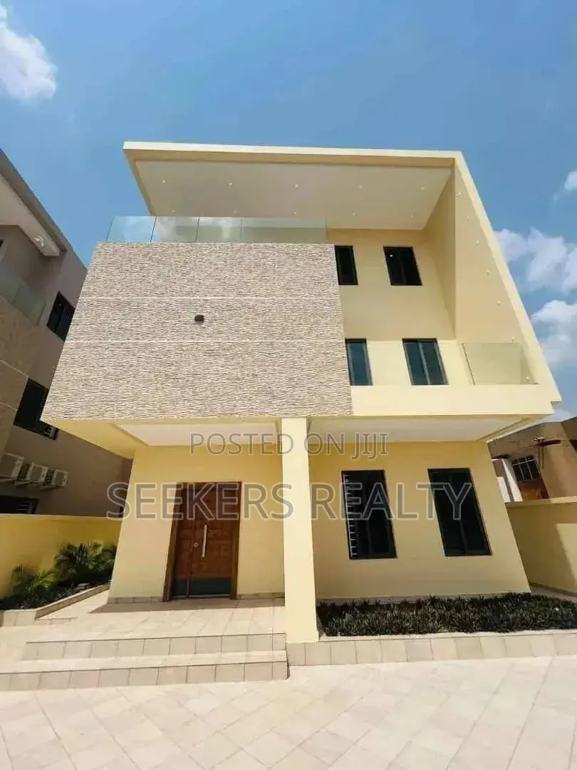 6bdrm House in Seekers Realty, East Legon for sale