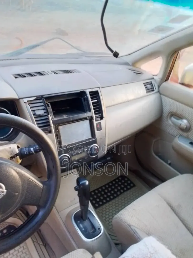 Nissan Tiida 2008 Gold