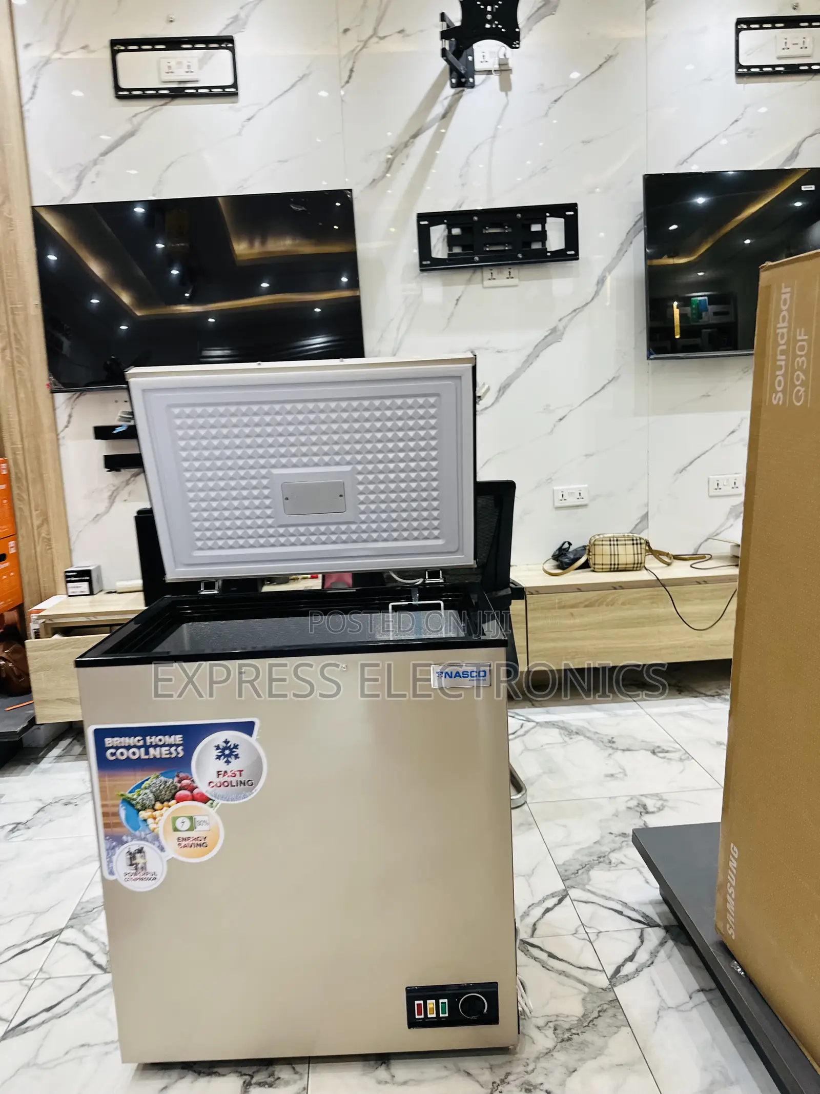Very Authentic Sleek Gold Chest Freezer Single Door 150l