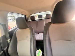 Toyota Vitz 2012 Silver