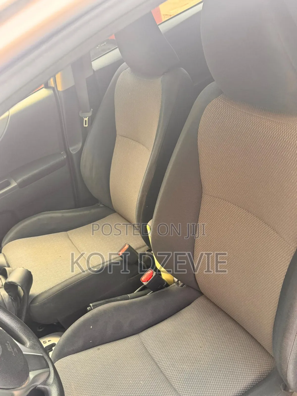 Toyota Vitz 2012 Silver