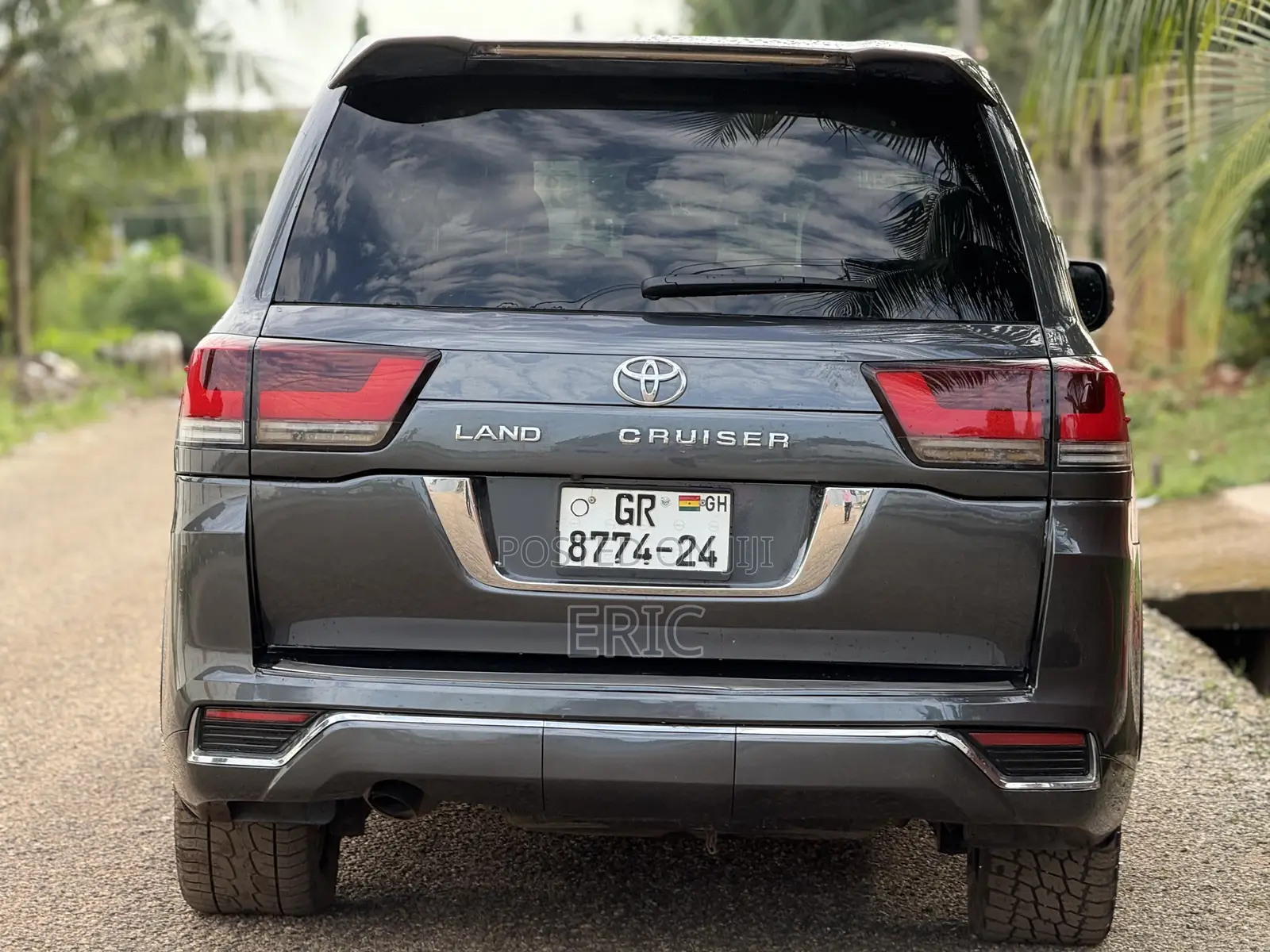Toyota Land Cruiser 5.7 V8 2013 Gray