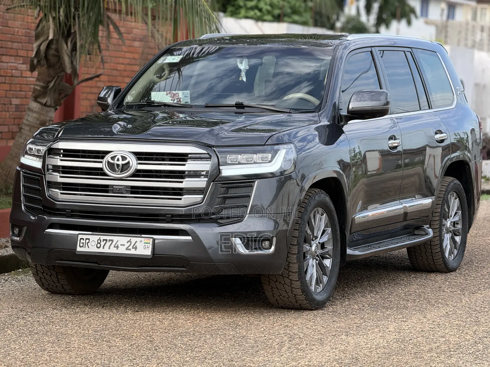 Toyota Land Cruiser 5.7 V8 2013 Gray